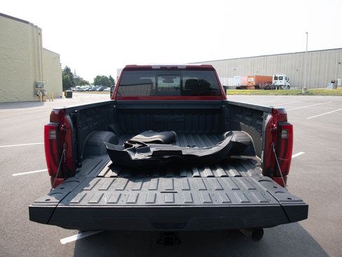 Used 2024 GMC Sierra 2500 SLT w/ SLT Convenience Package AWD/4WD image 19