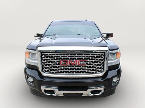 Used 2015 GMC Sierra 2500 Denali w/ Duramax Plus Package AWD/4WD image 2
