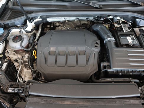 Used 2023 Audi Q3 2.0T Premium w/ Convenience Package image 4