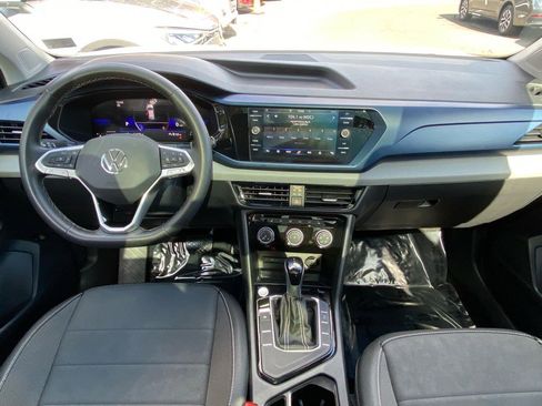 Certified 2023 Volkswagen Taos SE w/ Panoramic Sunroof Package image 12