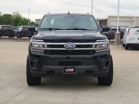 Used 2024 Ford Expedition XLT AWD/4WD image 2