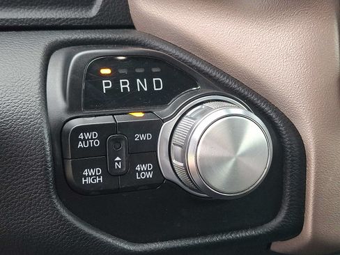 Used 2022 RAM 1500 Laramie AWD/4WD image 14