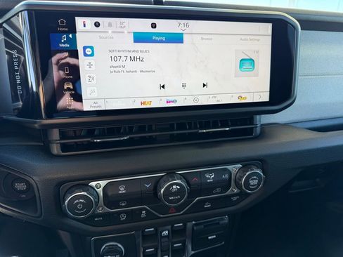 New 2026 Jeep Gladiator Sport image 18