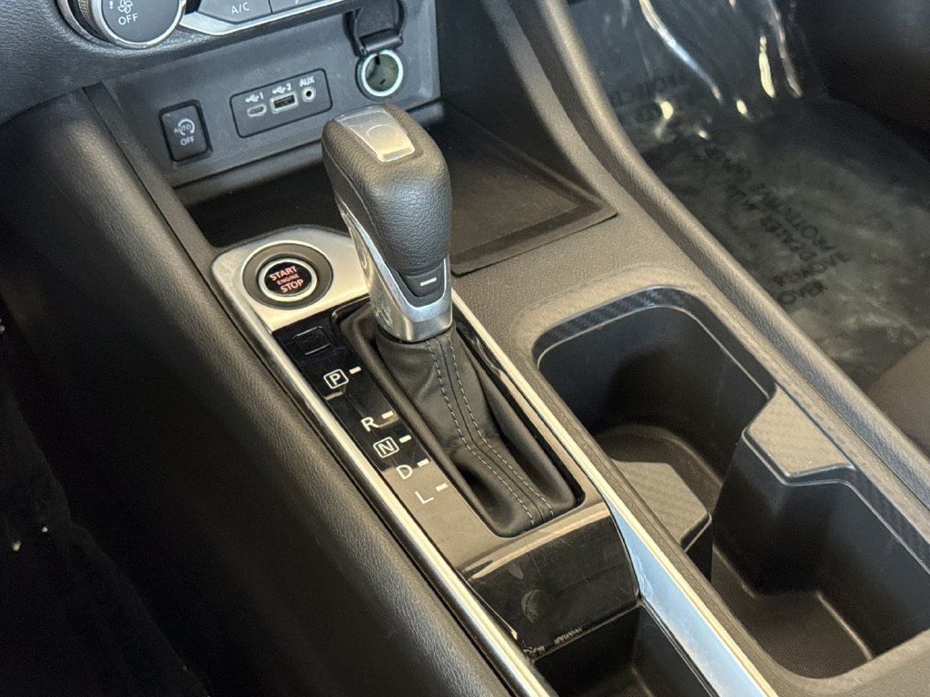 Used 2024 Nissan Sentra SV FWD image 19