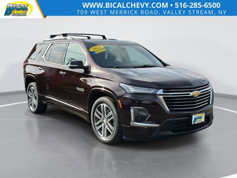 Used 2022 Chevrolet Traverse High Country image 1