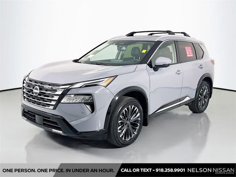 Certified 2025 Nissan Rogue Platinum AWD/4WD image 1
