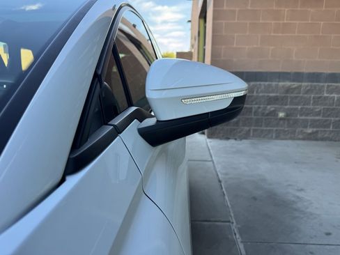 Used 2022 Audi Q4 e-tron Premium Plus w/ Premium Plus image 12