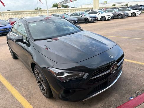 Used 2025 Mercedes-Benz CLA 250 4MATIC w/ Exclusive Package image 6
