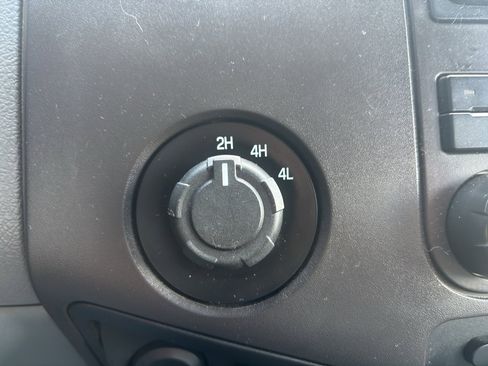 Used 2015 Ford F350 XL w/ Power Equipment Group image 19