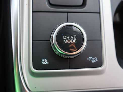 Used 2023 Ford Explorer XLT w/ Equipment Group 202A image 28