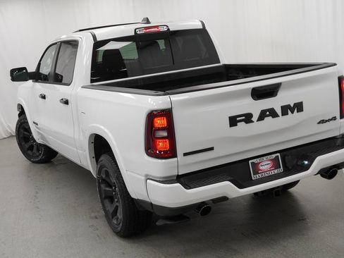 New 2026 RAM 1500 4x4 Crew Cab image 11