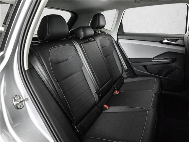 Used 2023 Volkswagen Taos SE w/ Panoramic Sunroof Package AWD/4WD image 21