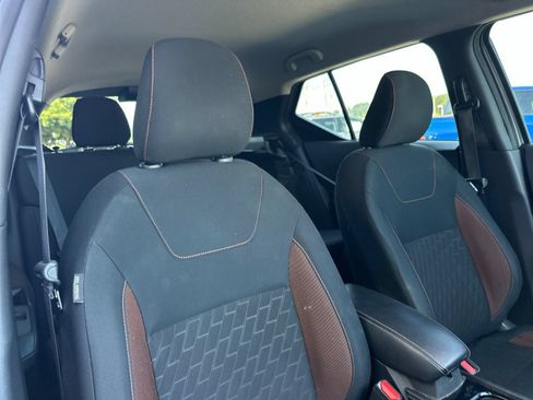 Used 2022 Nissan Kicks SR w/ Interior Electronics Package FWD image 16