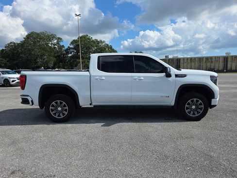 Used 2024 GMC Sierra 1500 AT4 w/ Technology Package image 10