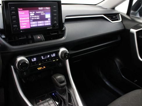 Used 2022 Toyota RAV4 XLE AWD/4WD image 15