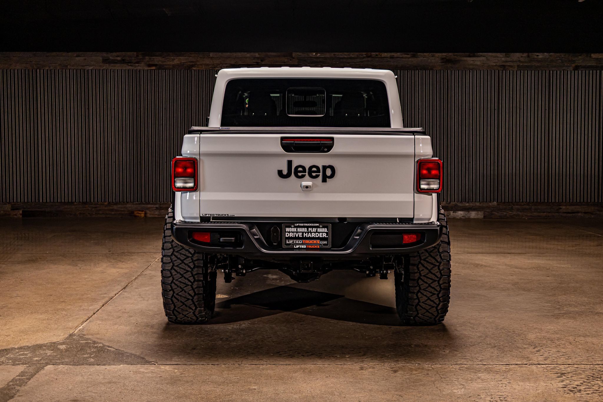 Used 2025 Jeep Gladiator Mojave AWD/4WD image 8