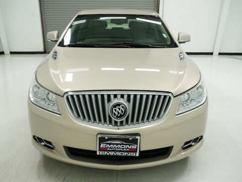 Used 2011 Buick LaCrosse CXL image 2