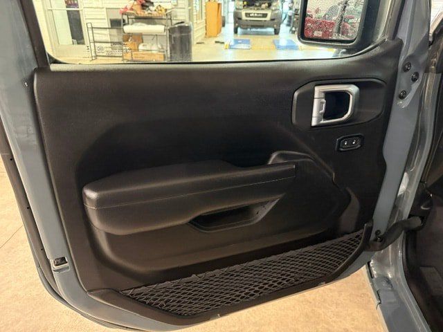 Used 2025 Jeep Wrangler Unlimited Sport w/ Convenience Group AWD/4WD image 50
