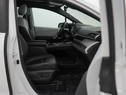 Used 2025 Toyota Sienna XSE AWD/4WD image 11