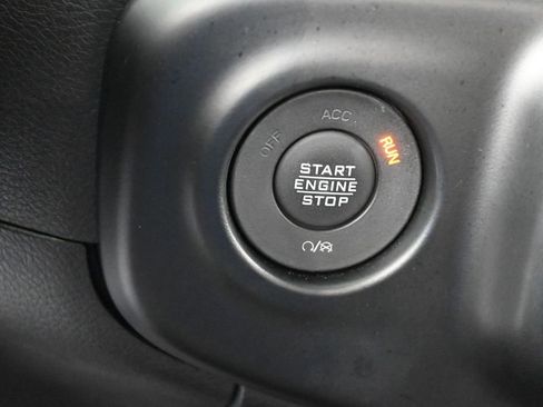 Used 2022 Jeep Gladiator Overland image 28