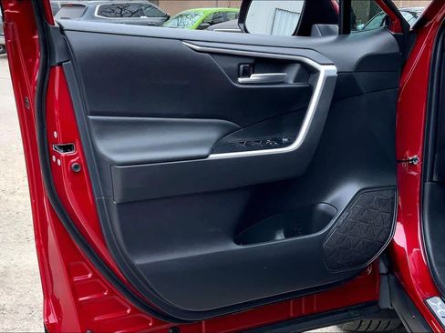 Used 2025 Toyota RAV4 XLE Premium image 22