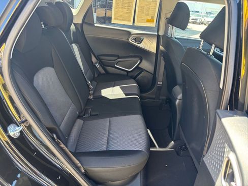 Used 2025 Kia Soul LX w/ LX Technology Package image 23