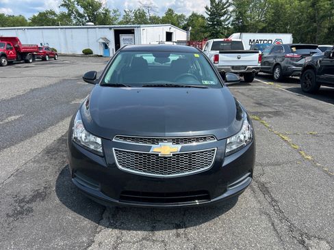 Used 2014 Chevrolet Cruze LT FWD image 2