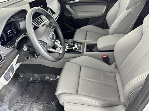 Used 2024 Audi Q5 e Premium Plus w/ Premium Plus Package image 10