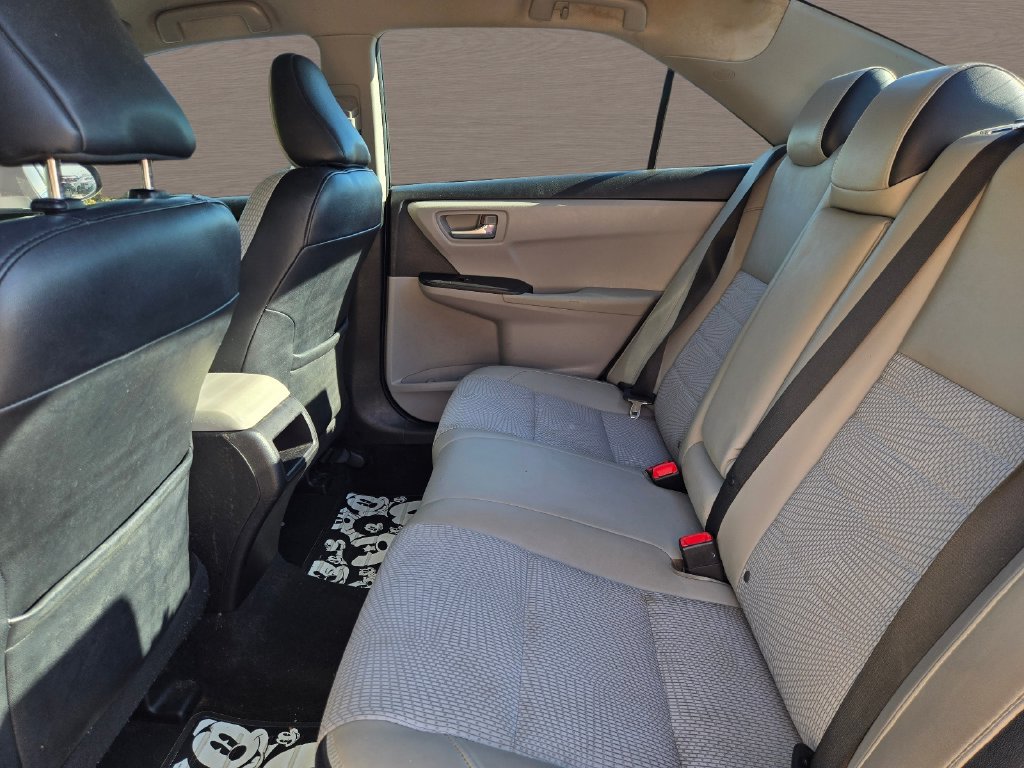 Used 2017 Toyota Camry SE FWD image 11