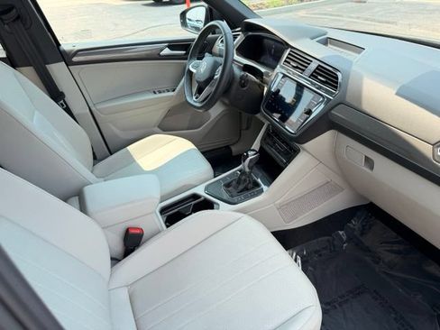 Certified 2023 Volkswagen Tiguan SE R-Line FWD image 17