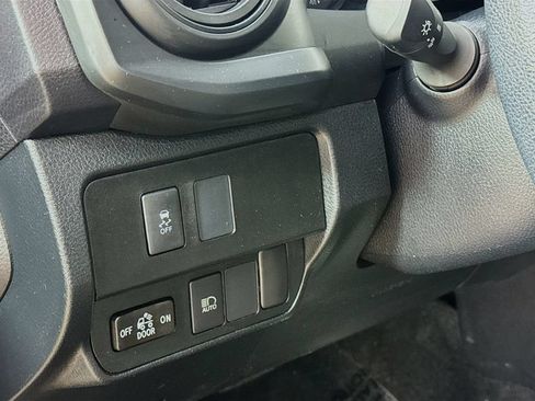 Used 2021 Toyota Tacoma SR AWD/4WD image 12