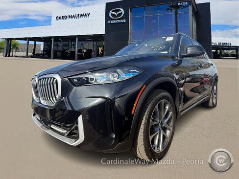 Used 2024 BMW X5 xDrive40i w/ Premium Package image 2