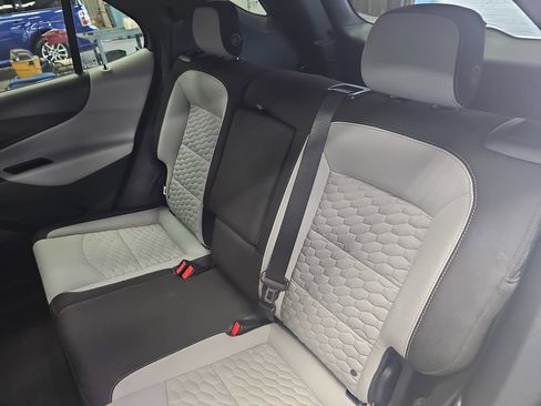 Used 2020 Chevrolet Equinox LS FWD image 13