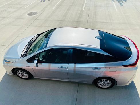 Used 2022 Toyota Prius Prime Limited FWD image 18