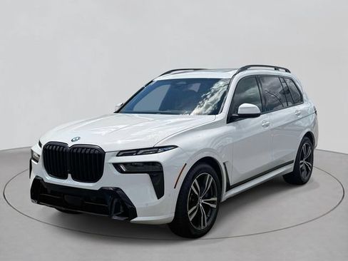Used 2024 BMW X7 xDrive40i w/ M Sport Package AWD/4WD image 33