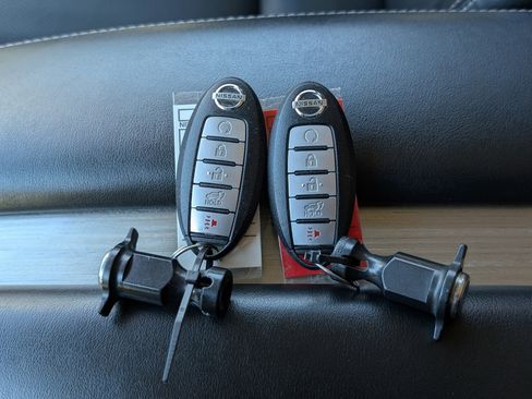 Used 2018 Nissan Murano Platinum w/ Cargo Package image 39