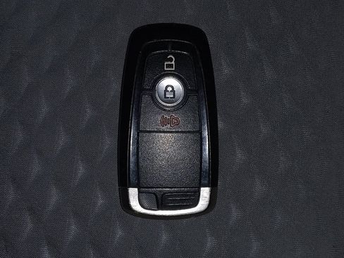 Used 2020 Ford Escape SE image 32