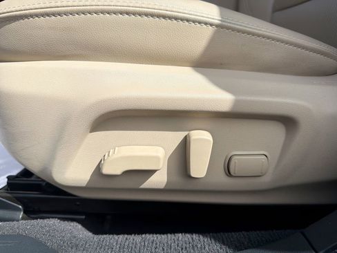 Used 2019 Subaru Outback 2.5i Limited w/ Popular Package #2 image 16