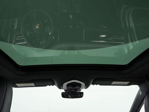 New 2026 Porsche Macan Turbo AWD/4WD image 21