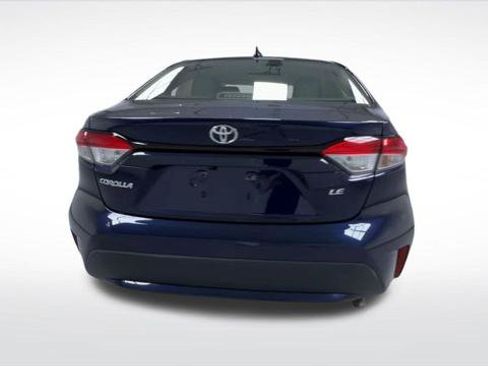 Certified 2022 Toyota Corolla LE w/ Carpet Mat Package (TMS) FWD image 8