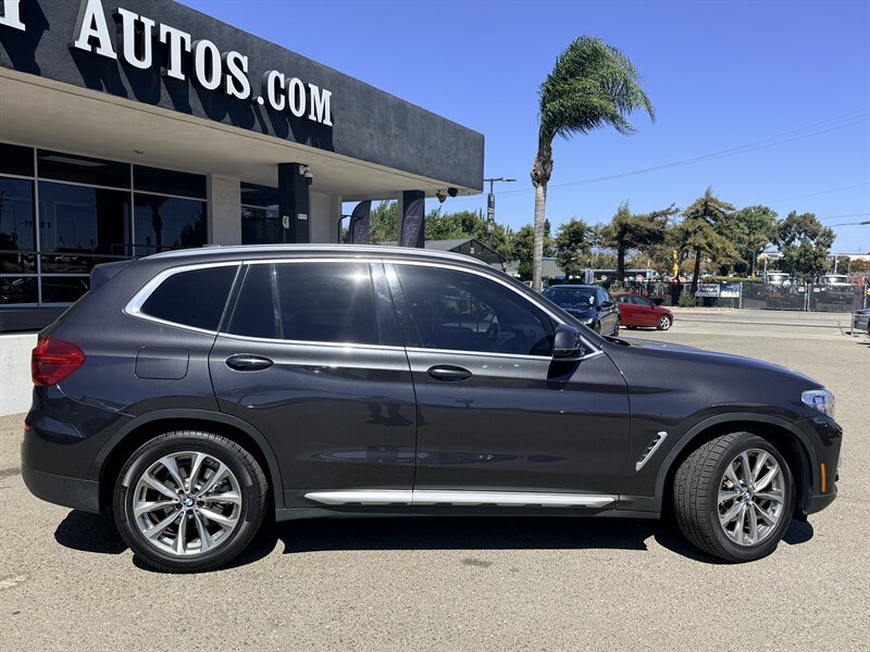 Used 2019 BMW X3 xDrive30i w/ Driving Assistance Package AWD/4WD image 9