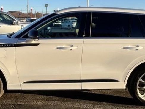 Used 2022 Lincoln Aviator Grand Touring w/ Elements Package Plus image 5