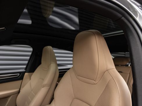 Certified 2022 Porsche Cayenne Coupe AWD/4WD image 25
