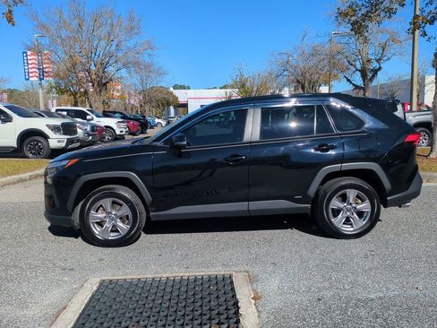 Certified 2022 Toyota RAV4 XLE image 8