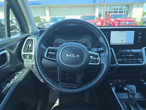 Used 2022 Kia Sorento S w/ Panoramic Sunroof Package FWD image 15