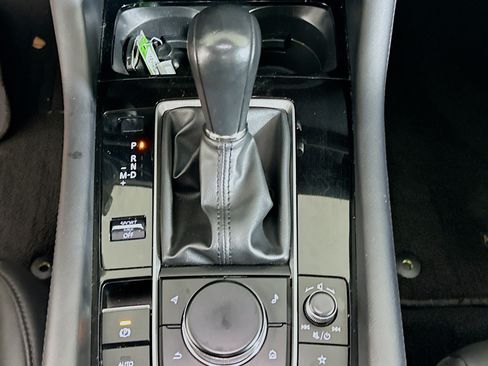 Used 2024 MAZDA MAZDA3 s FWD image 25