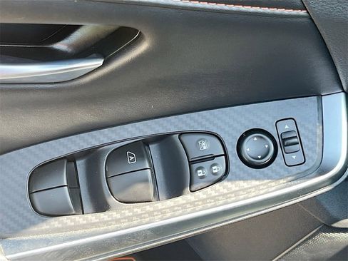 Used 2022 Nissan Sentra SR w/ Midnight Edition image 17