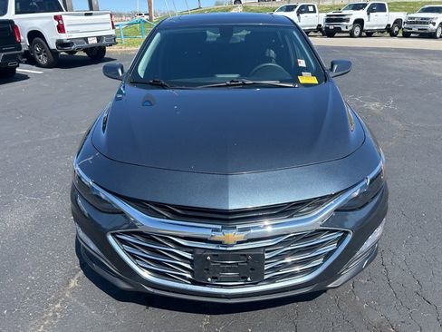 Used 2019 Chevrolet Malibu LT FWD image 2