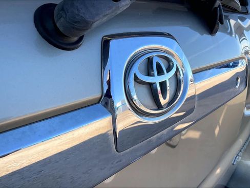 Used 2006 Toyota 4Runner SR5 image 30