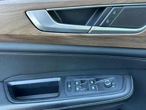 Certified 2024 Volkswagen Atlas SE image 11